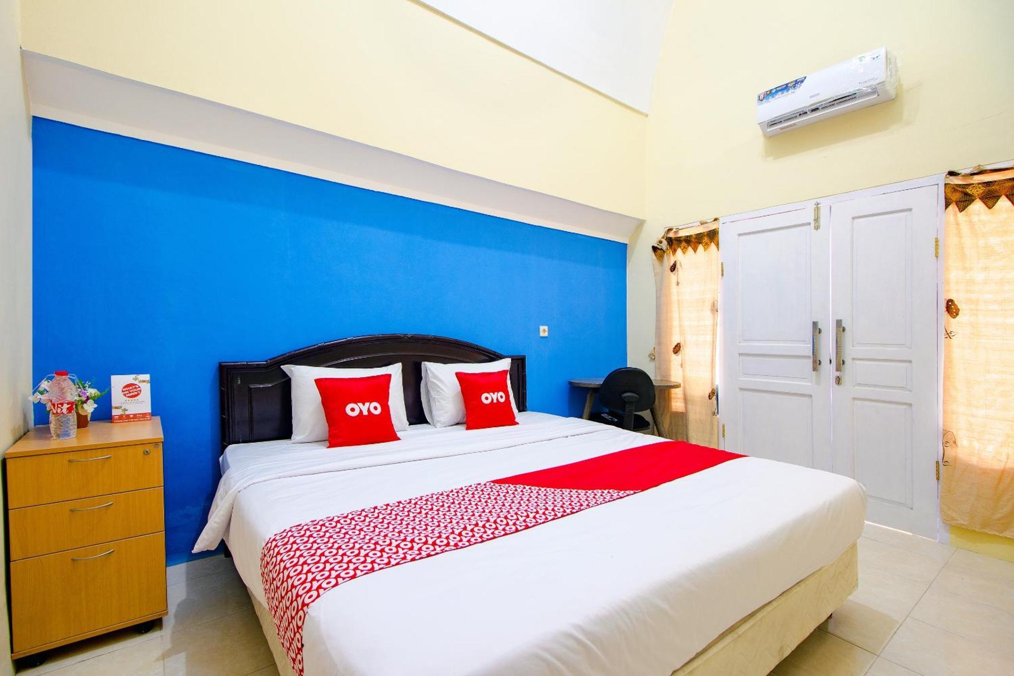 Oyo Life 1643 Grand Monica Hotel Maguwo Exterior photo